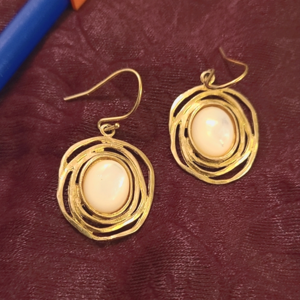 Gold Vermeiland Pearl Earrings.